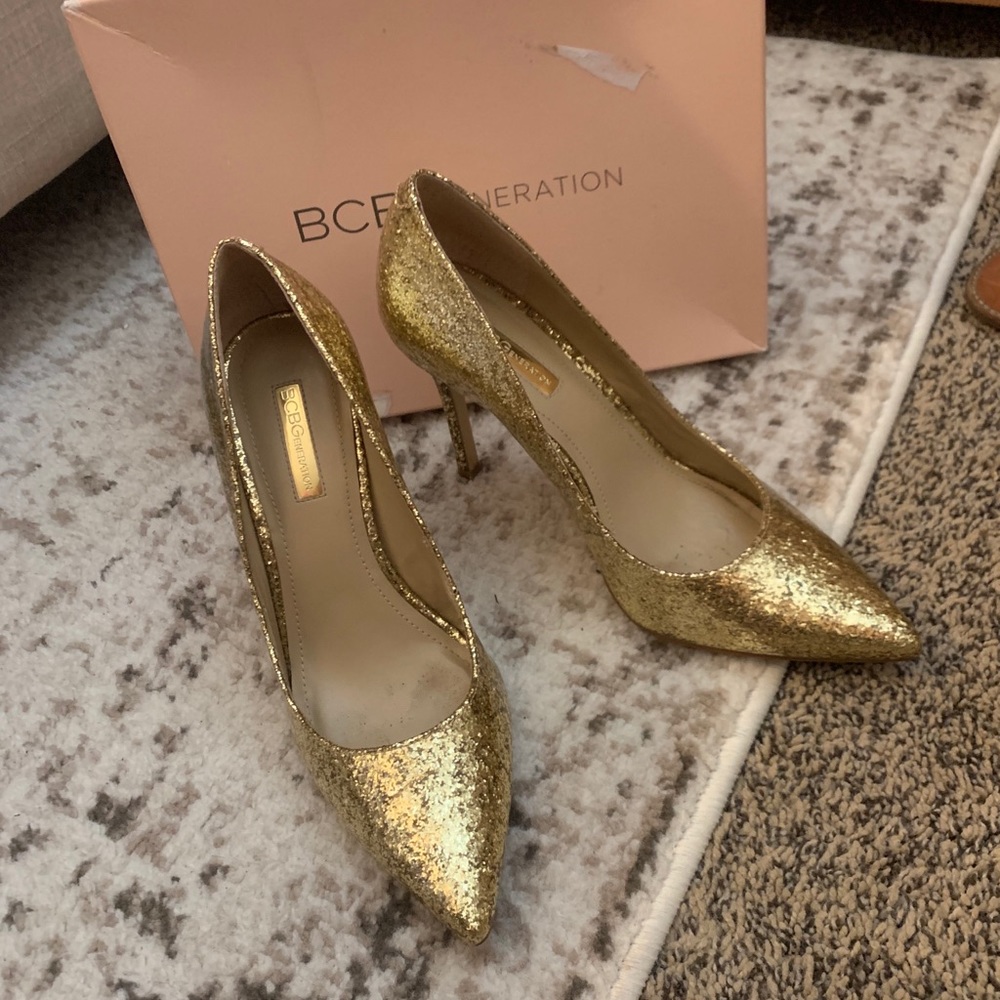 BCBG gold glitter heels size 8